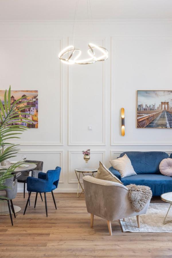 Luxurious Grand W/ 3bedrm 2bathrm Apartament Budapesta